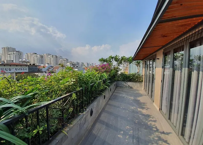 Orchid Boutique & Apartment